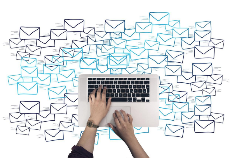 Les meilleurs logiciels emailing gratuits sans publicite : les 14 indispensables